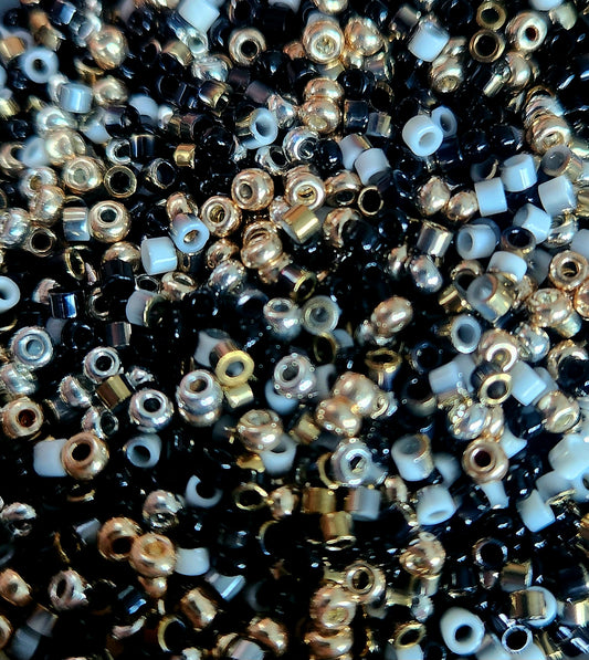 Perle de rocaille 3 mm melange noir or argent et blanc